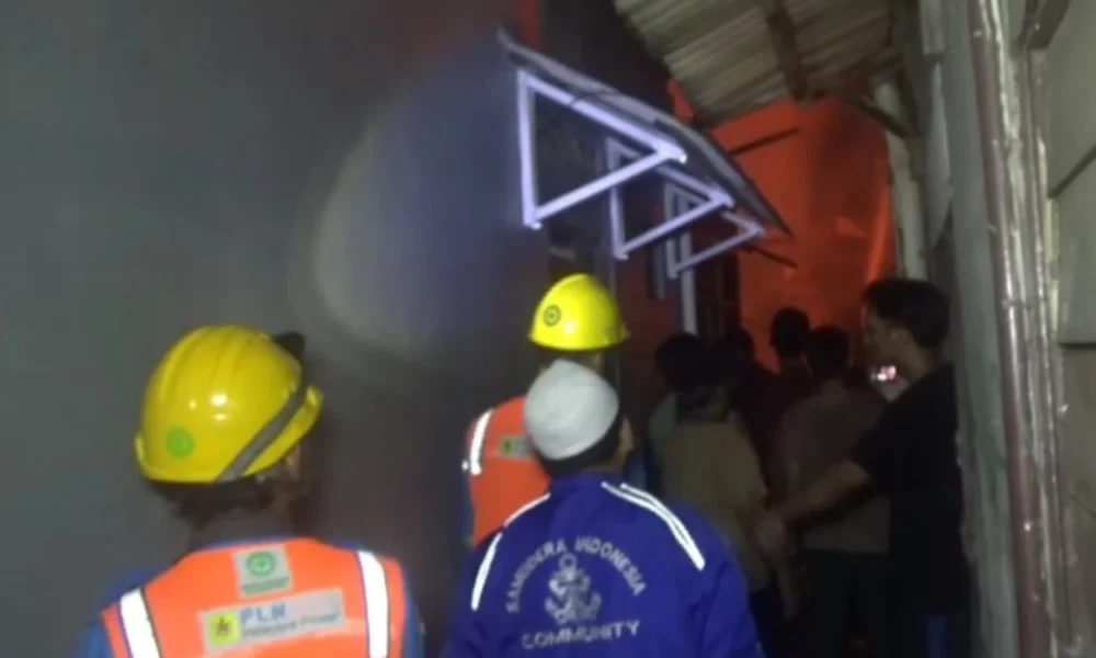 Kebakaran di tebet hanguskan 8 rumah, 1 orang dikabarkan tewas