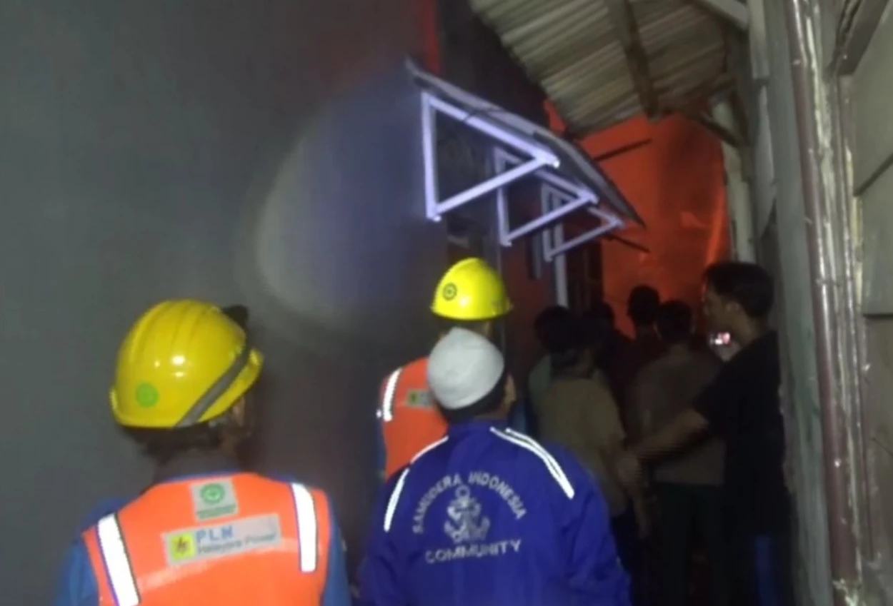 Kebakaran di tebet hanguskan 8 rumah, 1 orang dikabarkan tewas