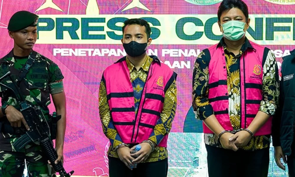 Kejari tangsel tangkap 3 pegawai bumn terkait pengajuan kredit fiktif