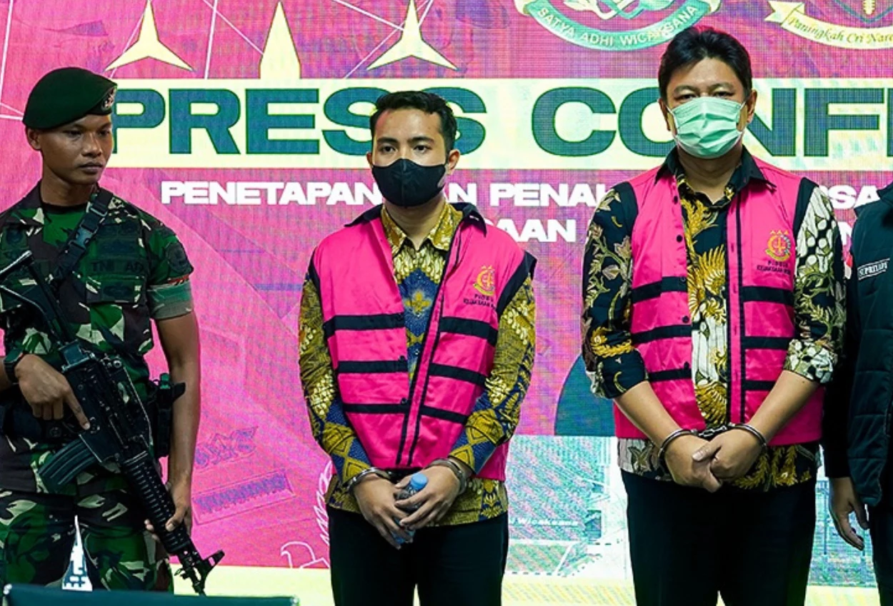 Kejari tangsel tangkap 3 pegawai bumn terkait pengajuan kredit fiktif