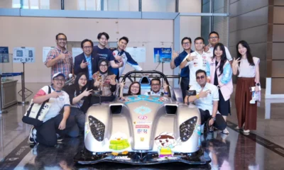 Kolaborasi ip lokal dan dunia otomotif kementerian ekraf pamerkan mobil balap kreatif di thamrin nine