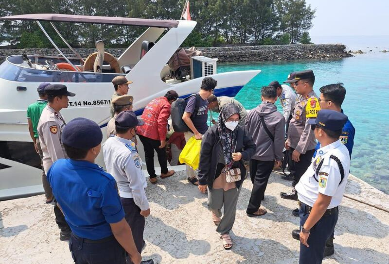 Libur panjang, kepulauan seribu dibanjiri belasan ribu wisatawan