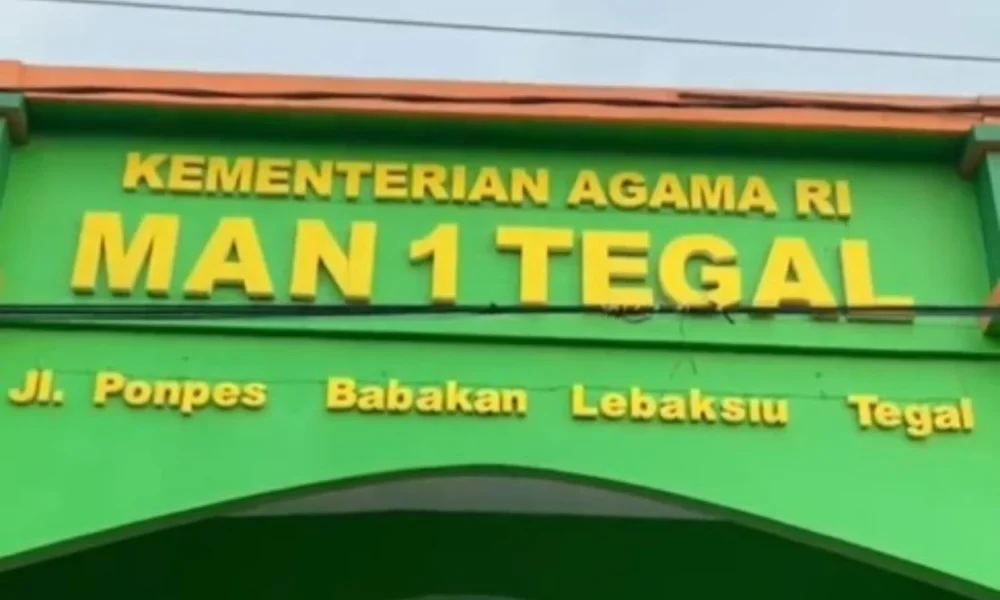 Man 1 tegal bantah keluarkan siswi karena raih juara popda