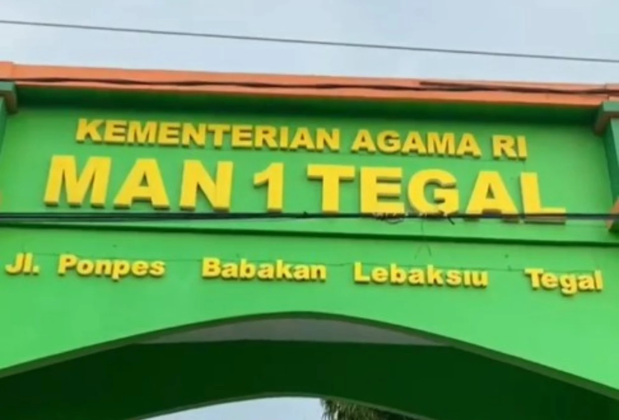 Man 1 tegal bantah keluarkan siswi karena raih juara popda