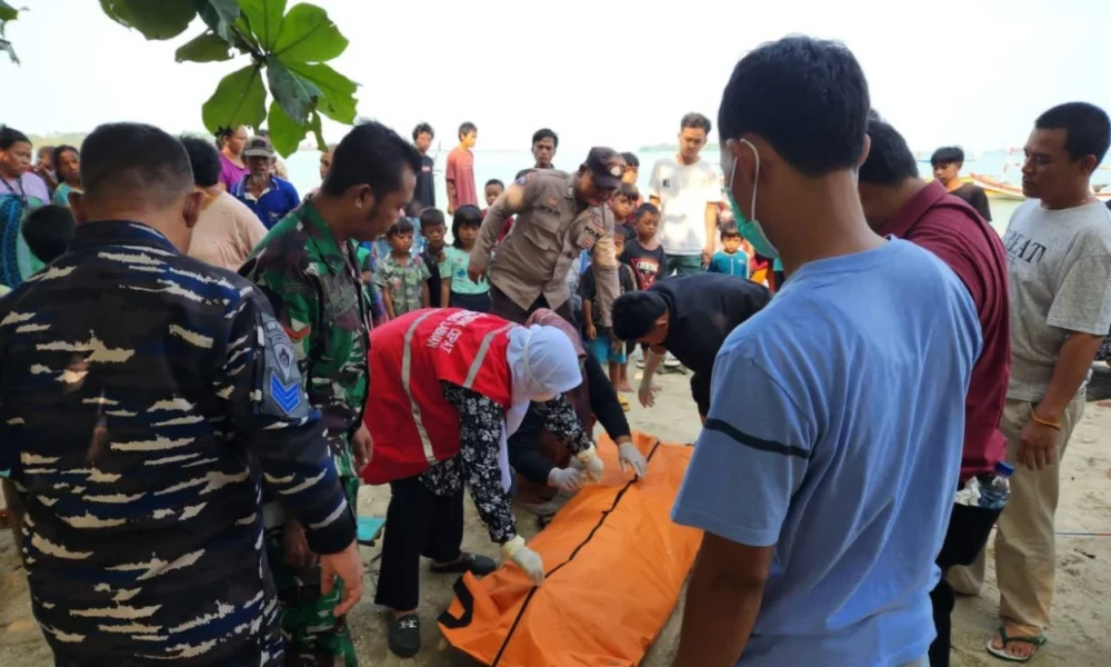 Mayat ditemukan mengapung di pantai galau pandeglang