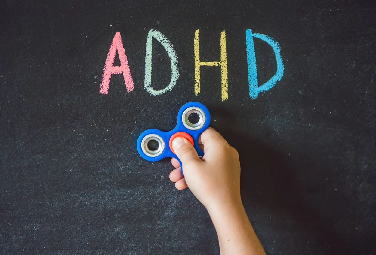 Mengenal adhd pada anak, kenali tanda tanda dan cara penanganannya