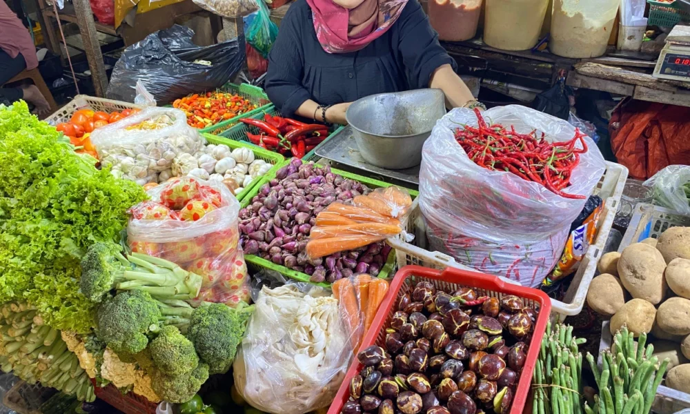 Menjelang iduladha, harga cabai dan bawang di pasar pondok labu naik