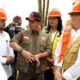 Menko pmk dan kepala bpnb tinjau kerusakan rumah akibat pergeseran tanah di purwakarta