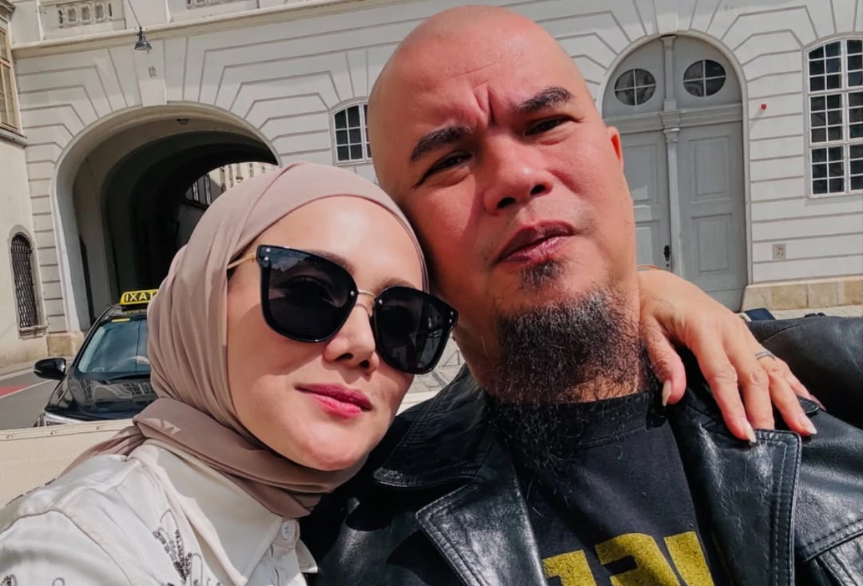 Mulan jameela saya pernah minta pisah dari ahmad dhani, tapi dia menangis