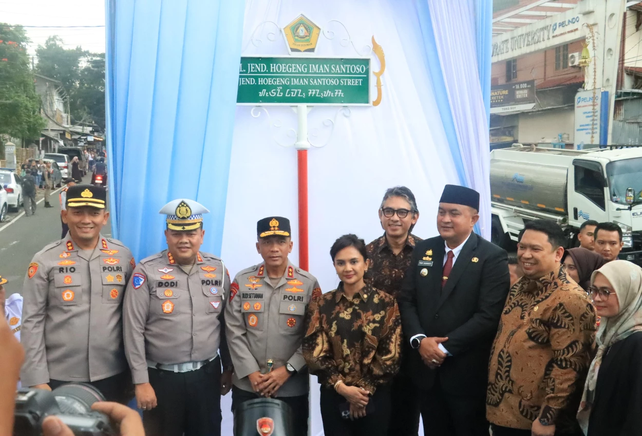 Nama jenderal hoegeng diabadikan jadi nama pos polisi dan jalan di simpang gadog