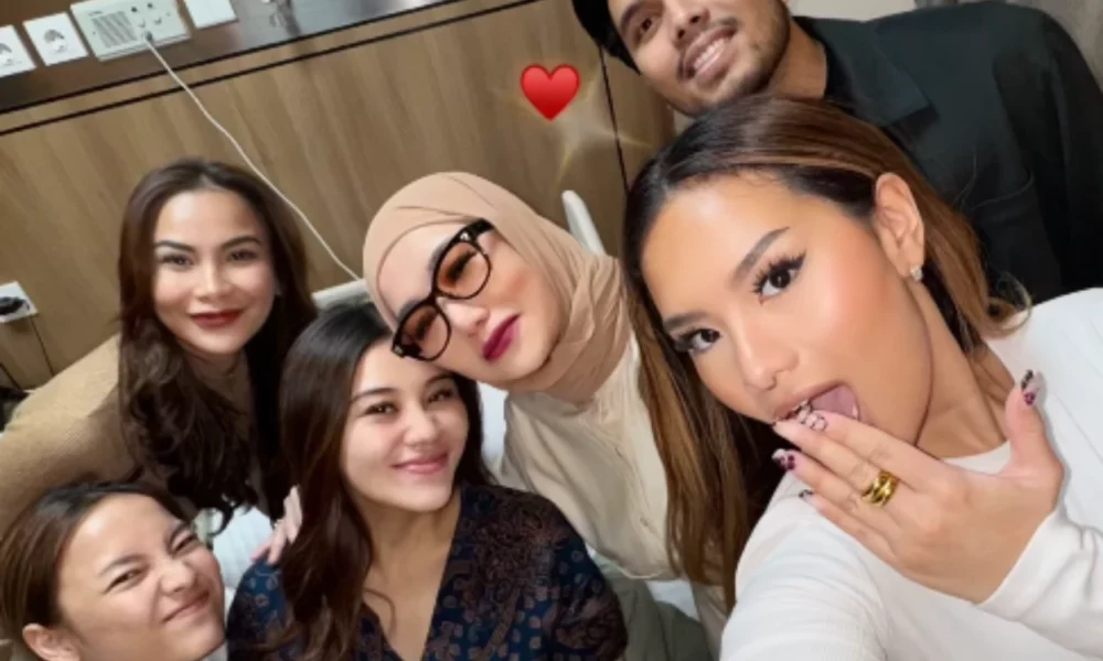 Perdana punya cucu, reza artamevia minta dipanggil ini...