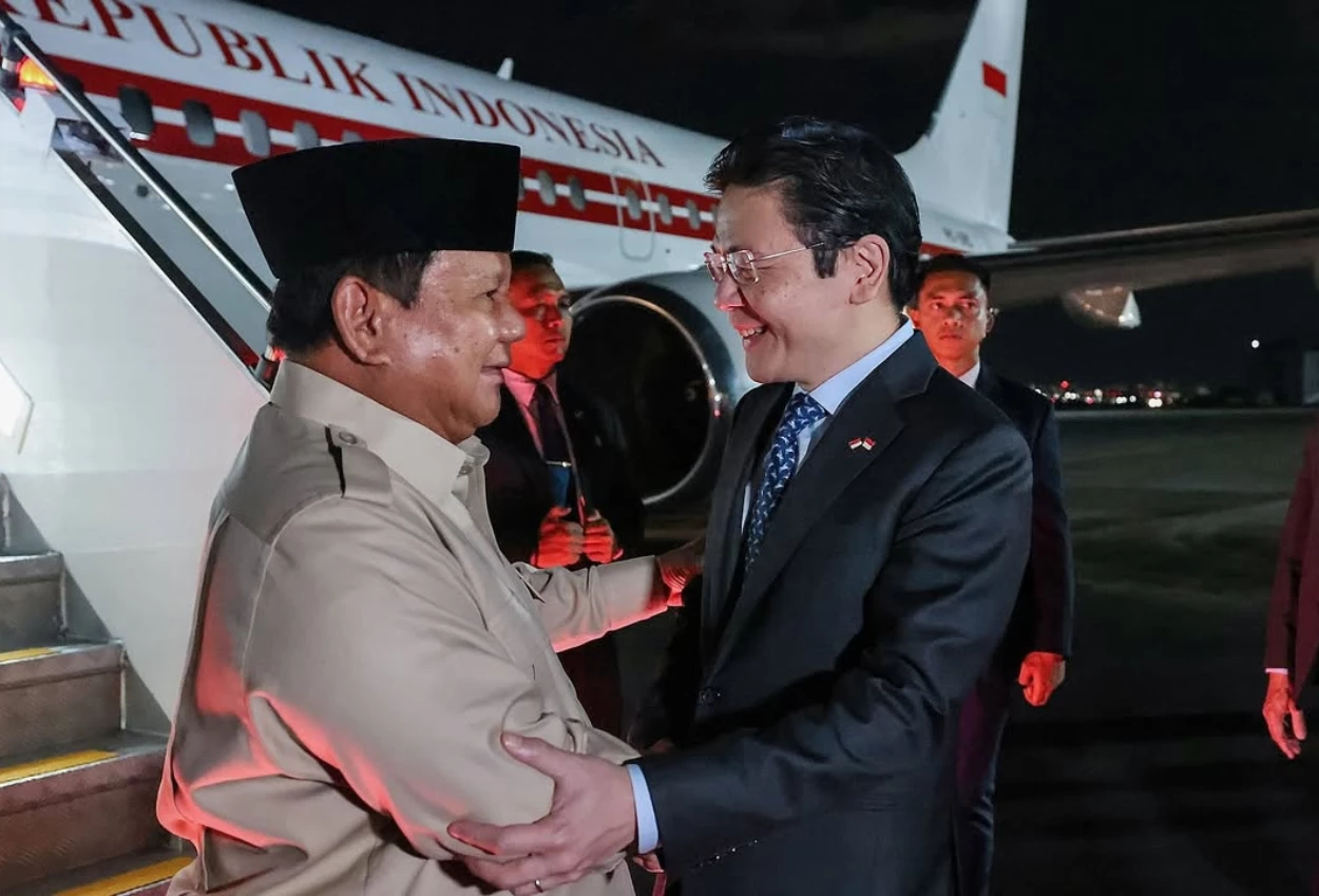 Prabowo subianto kunjungan ke singapura, disambut oleh pm larence wong dan pelajar indonesia