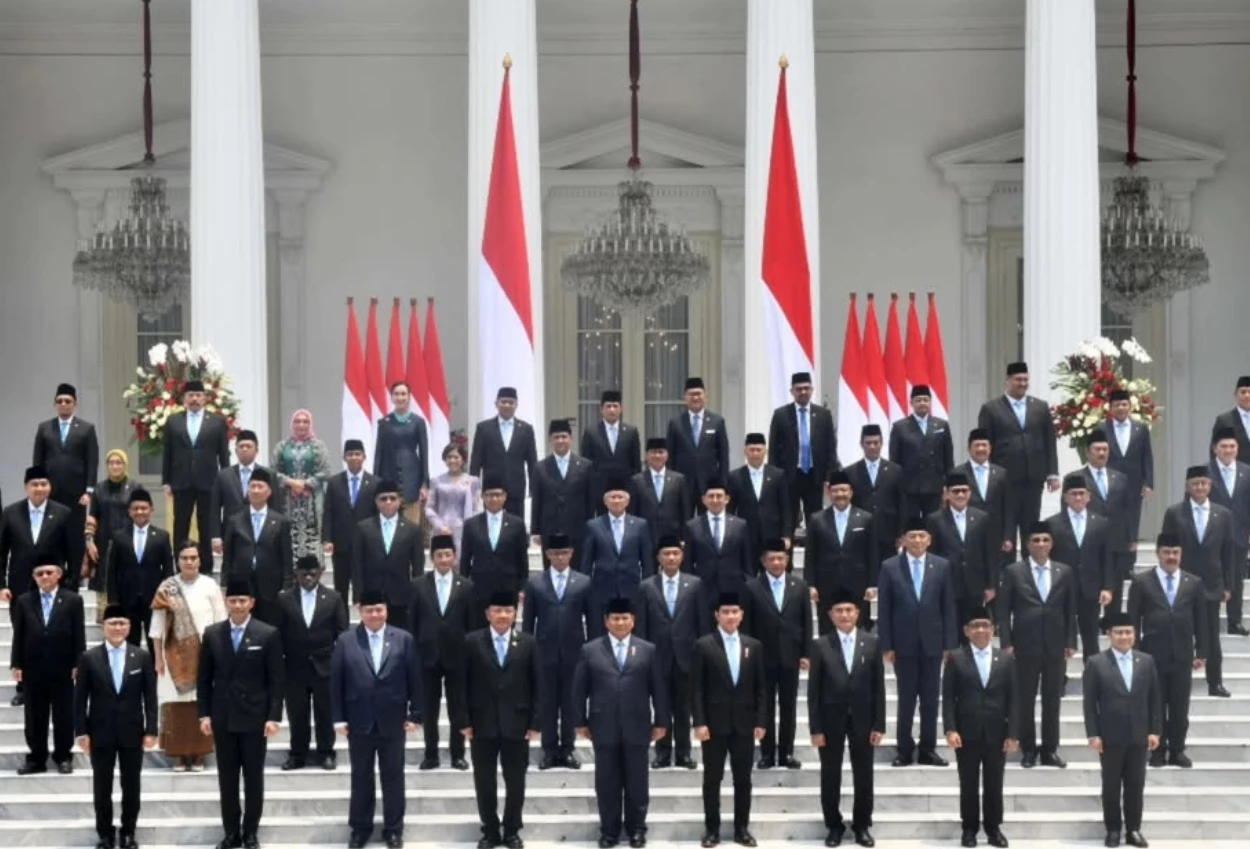 Prabowo ungkap tak ada niat untuk reshuffle kabinet, ini kata pengamat!