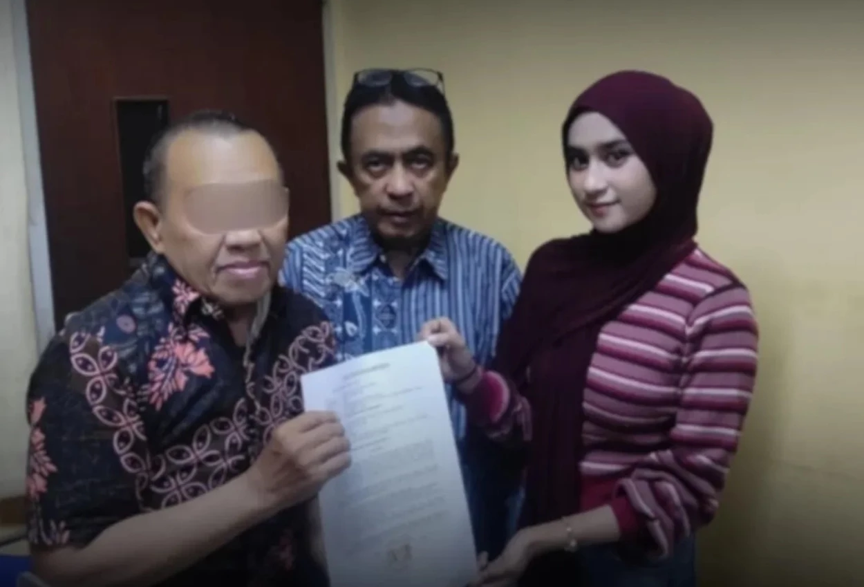 Pria yang teriaki wanita teroris di halte transjakarta minta maaf