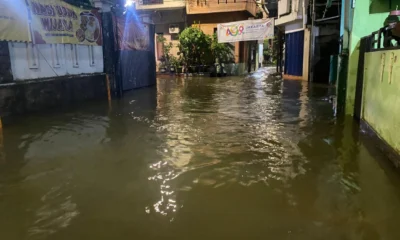 Ratusan rumah di petogogan jakarta selatan terendam banjir