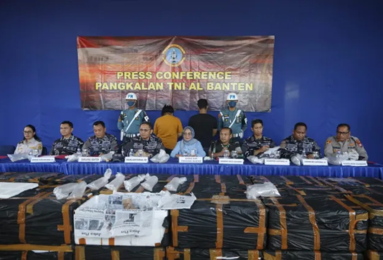 Tni al gagalkan penyelundupan 199 ribu benih lobster di merak