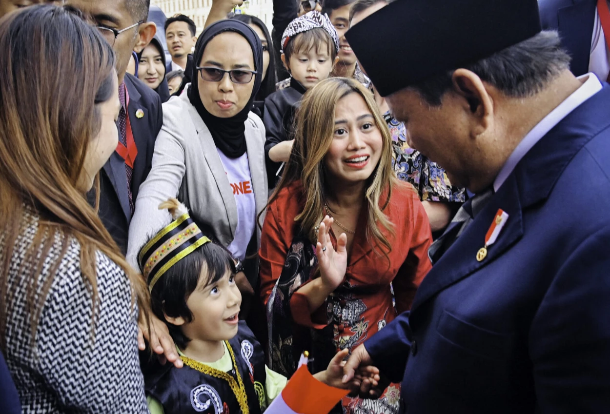 Tiba di rusia, prabowo disambut oleh diaspora indonesia
