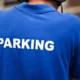 Wali kota surabaya pastikan parkir di toko modern surabaya gratis dan diawasi jukir resmi