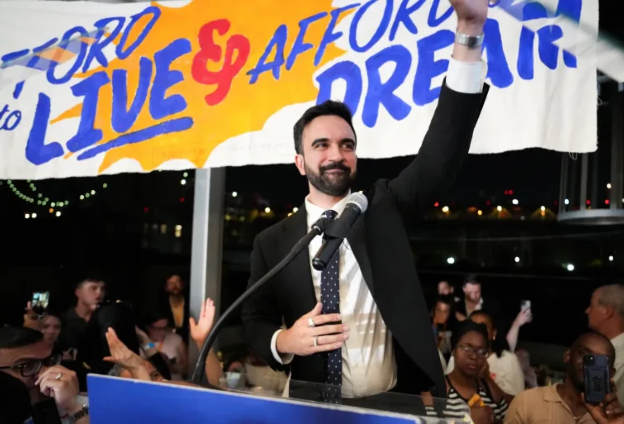 Zohran mamdani menang lawan cuomo, berpeluang jadi wali kota muslim pertama new york