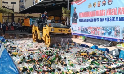 17 ribu botol miras dimusnahkan polisi di bogor, 4 pelaku ditetapkan sebagai tersangka