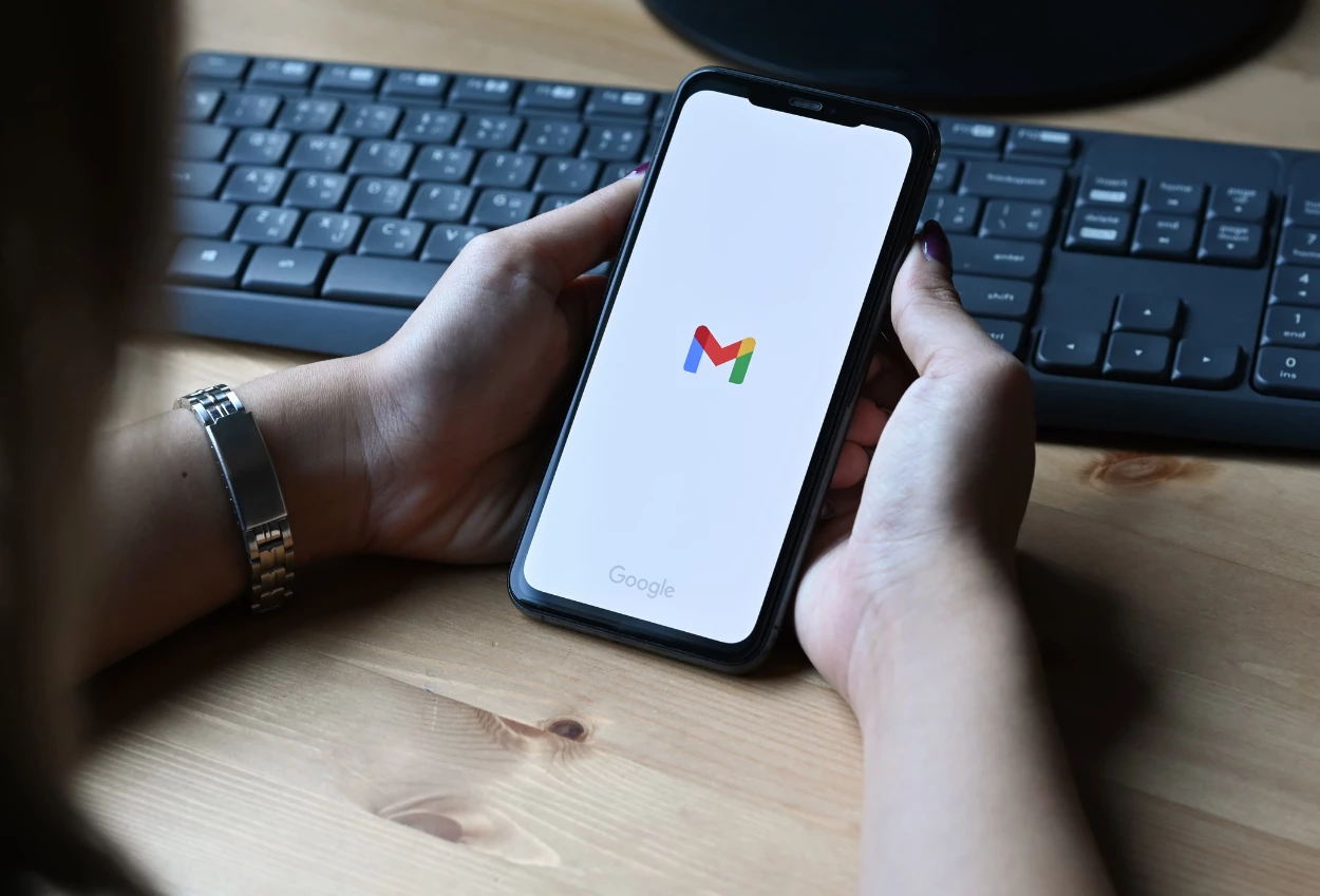 1,8 miliar pengguna gmail terancam serangan siber lewat gemini ai