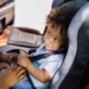 5 alasan mengapa anak tidak seharusnya duduk di kursi depan mobil