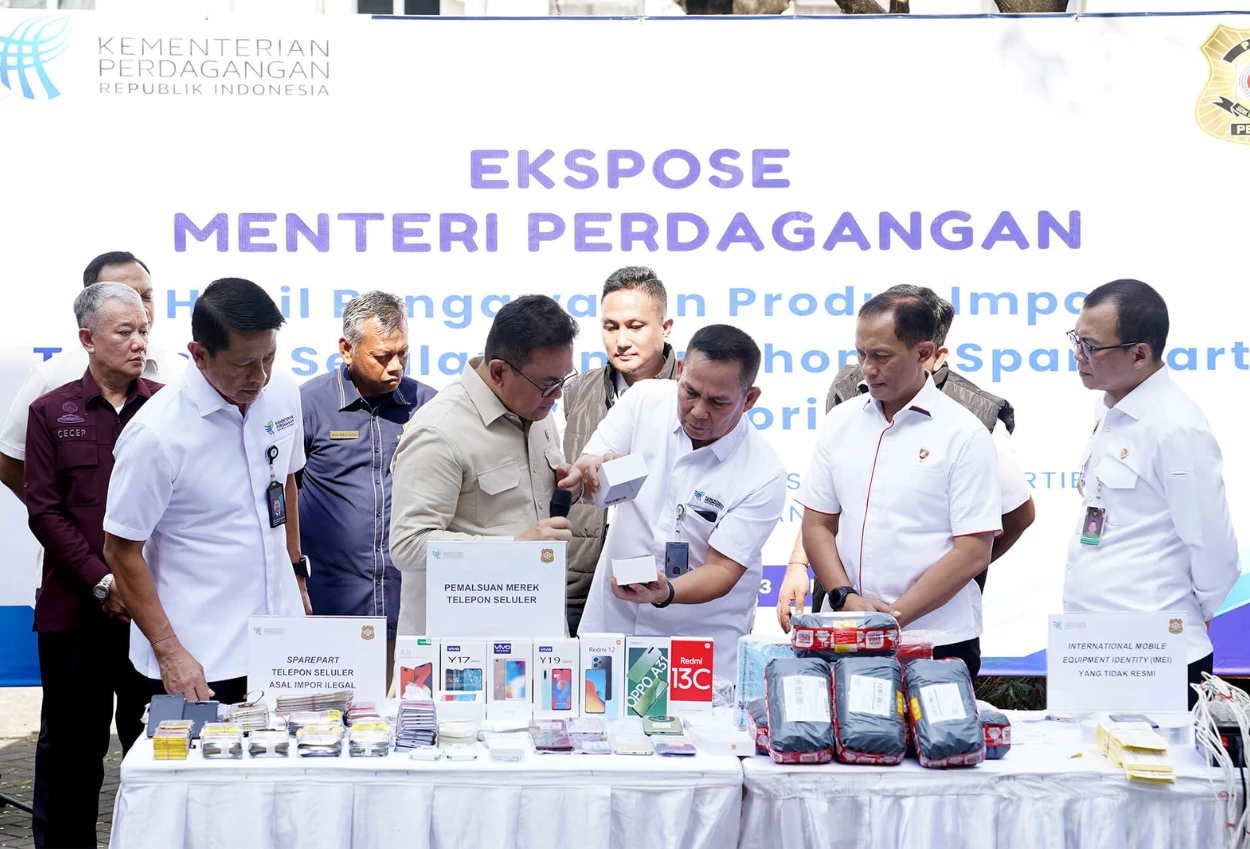 5.100 unit ponsel ilegal senilai rp17,62 miliar di jakarta barat disita kemendag