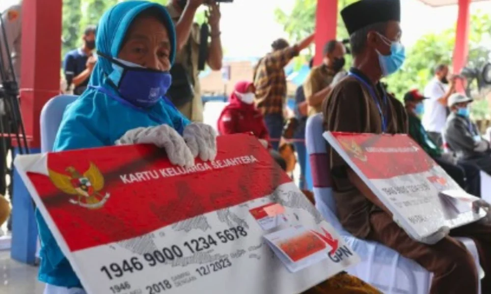 Apa syarat penerima bansos pkh dan bpnt 2025 bagaimana cara ceknya