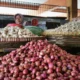 Beras hingga minyak goreng naik, ini daftar harga pangan 14 juli 2025