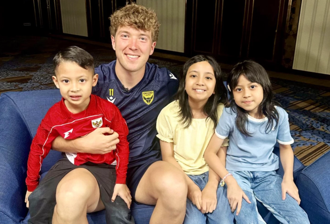 Desta pamer momen anak anaknya bertemu dengan ole romeny