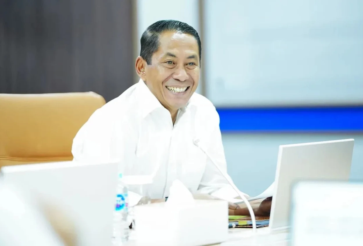 Dirut bulog, novi helmy dicobot erick thohir dari jabatannya
