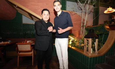 Erick thohir beri wejangan ke hokky dan jens raven jelang semifinal aff u 23