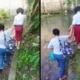 Gara gara sengketa lahan, siswi sd di semarang terpaksa berangkat sekolah lewat sungai