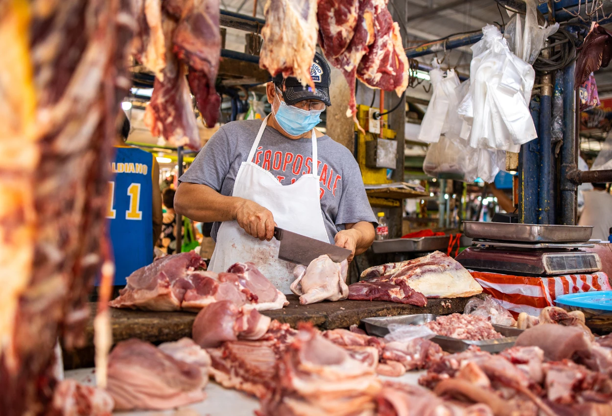 Harga pangan 9 juli 2025 beras premium naik, daging dan cabai turun
