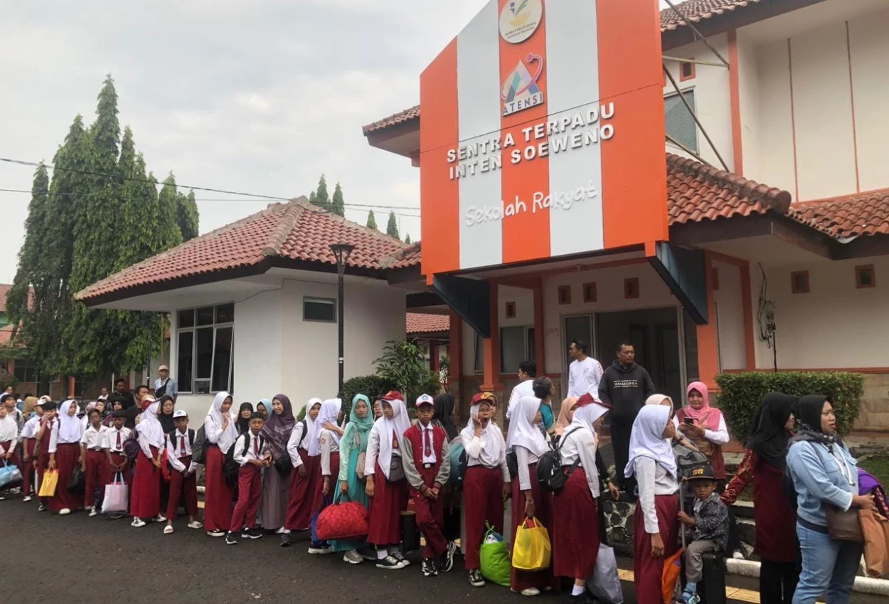 Hari pertama, antusias siswa terlihat di sekolah rakyat di bogor