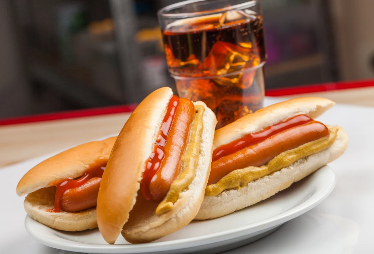 Hati hati, makan hotdog dan minum soda bisa pangkas usia anda