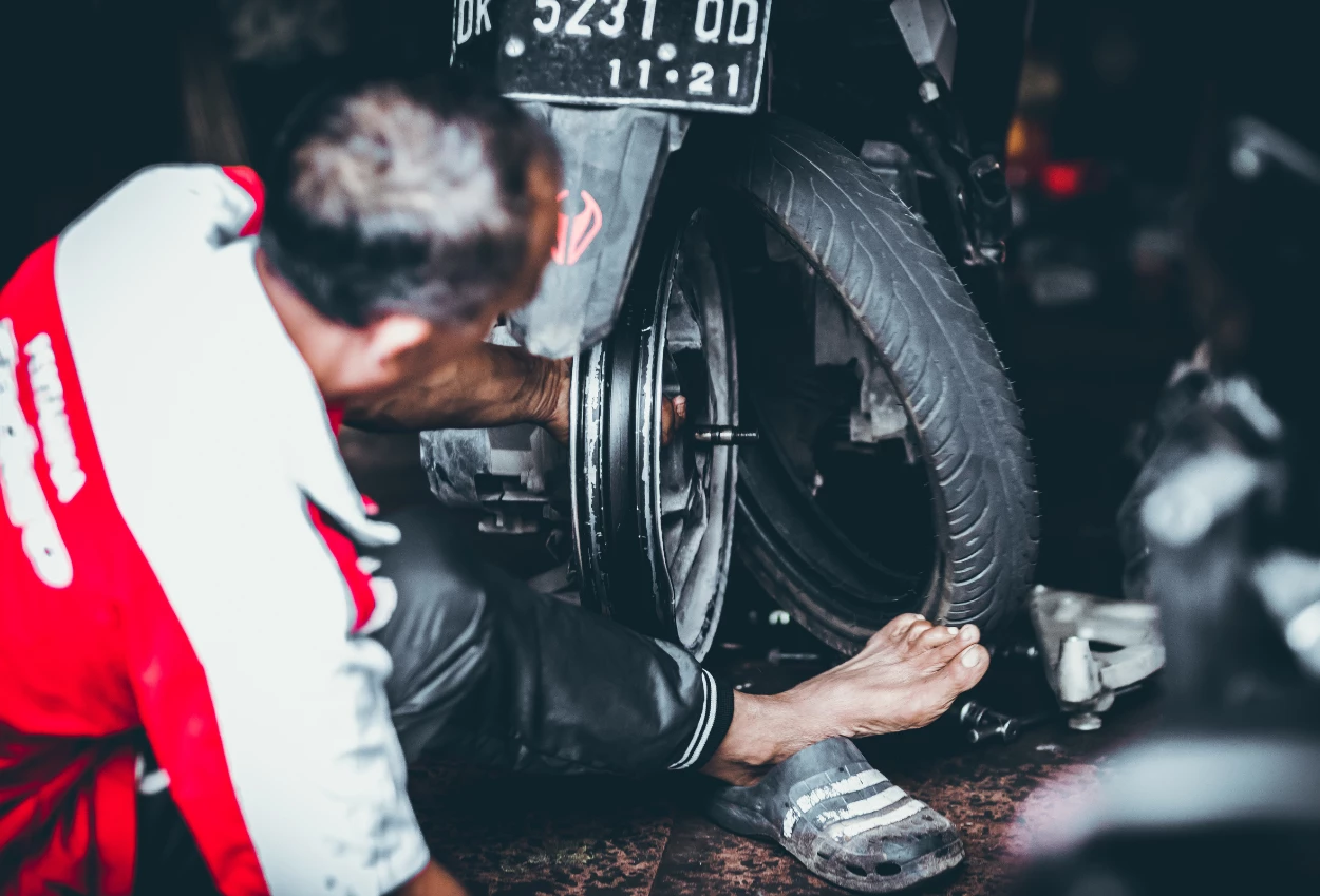 Kapan ban motor harus diganti ini ciri dan tips perawatannya