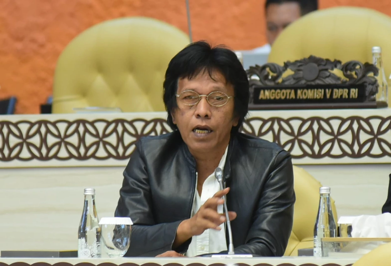 Komisi v dpr ri desak kemenhub buka bukaan soal kenaikan harga tarif ojol 15%