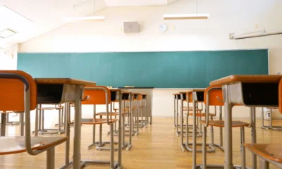 2 Tahun Belajar Lesehan, Akhirnya Siswa SMKN 8 Tangsel Dapat Bantuan Meja dan Kursi