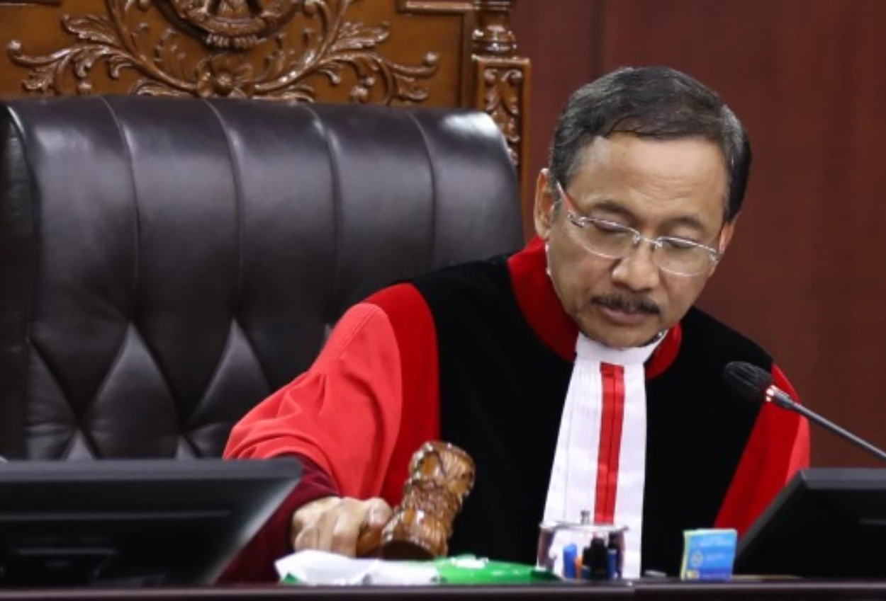 Mk tolak permohonan pendidikan capres cawapres minimal s1