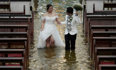Pengantin di Filipinia Tetap Lanjutkan Acara Nikah meski Gereja Kebanjiran