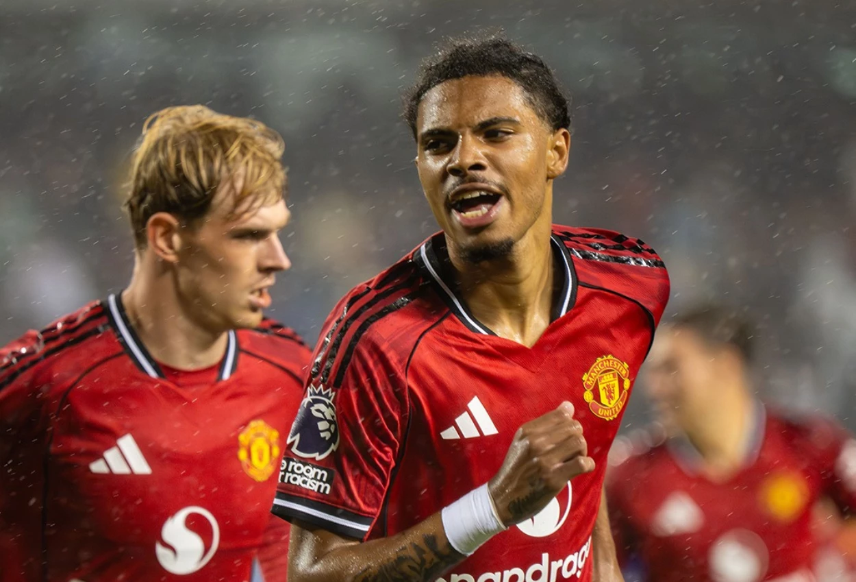 Manchester united tumbangkan bournemouth 4 1