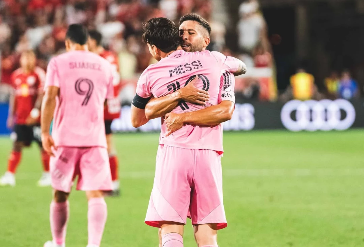 Messi dan jordi alba dihukum mls larangan 1 permainan usai absen di laga mls all star
