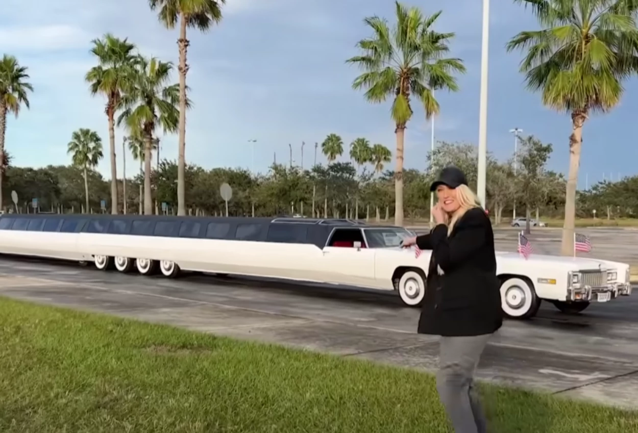 Pecahkan rekor dunia! american dream jadi mobil terpanjang yang memiliki helipad dan jacuzzi