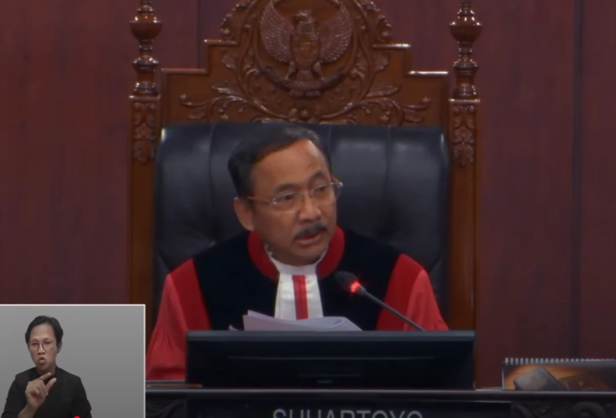 Pemohon meninggal, uji materi rangkap jabatan wakil menteri gugur di mk