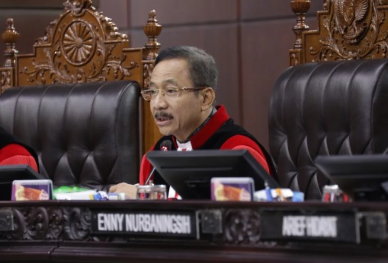 Polri dan kpk kompak minta mk tunda sidang uji materi uu tipikor