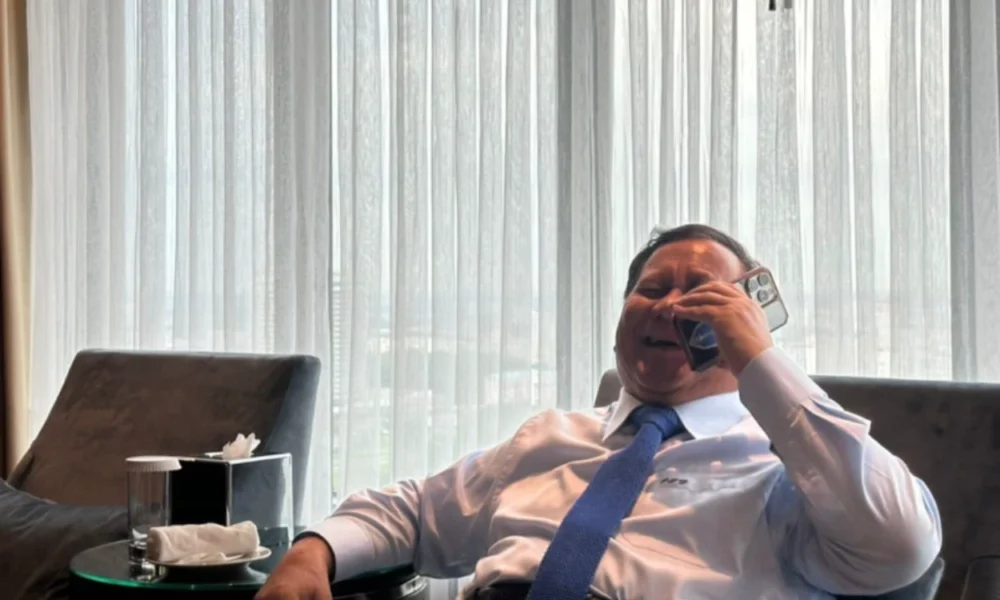 Potret tawa lebar prabowo usai sepakat dengan donald trump soal tarif impor