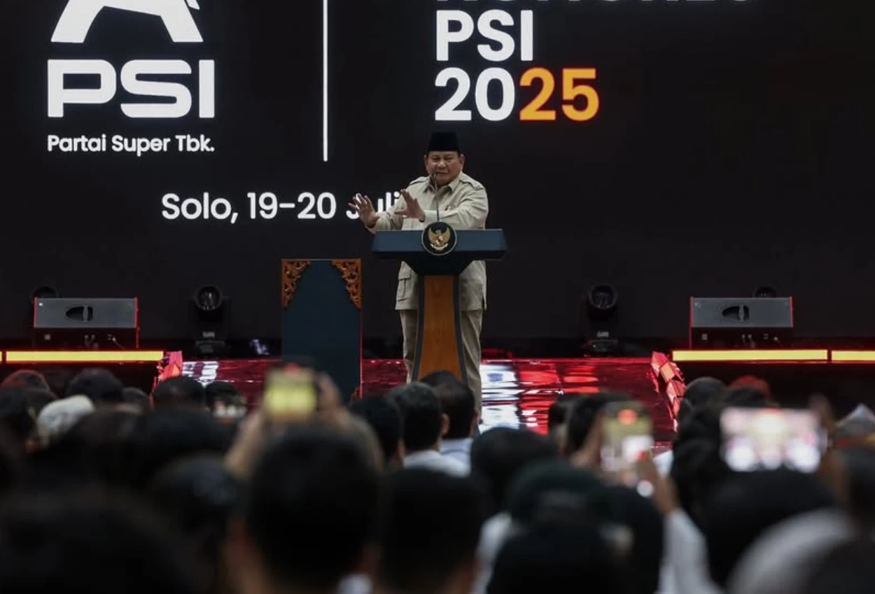 Prabowo gerakan 'indonesia gelap' dan 'kabur aja dulu' dibiayai koruptor