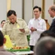 Prabowo dan gibran potong tumpeng resmikan wisma danantara