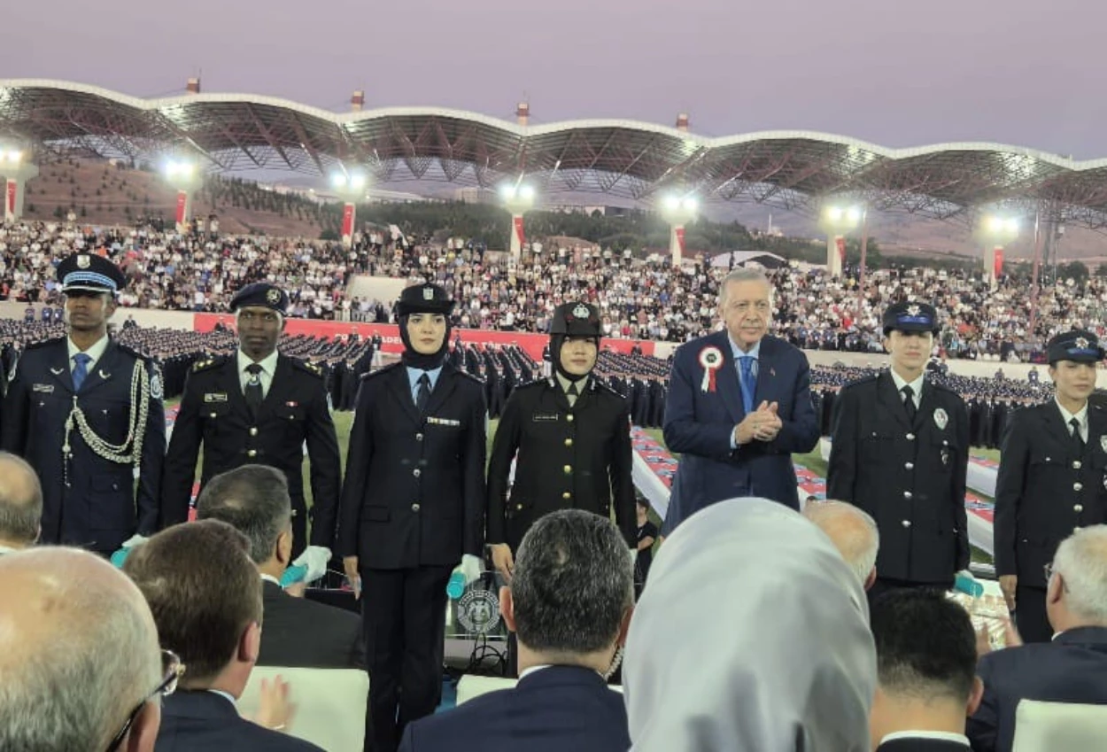 Presiden erdogan lantik dua polwan polda riau lulusan terbaik akademi kepolisian turki
